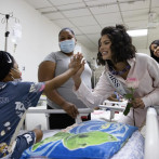 Miss Universo 2023 Sheynnis Palacios visita a niños con cáncer en Santo Domingo
