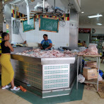 Polleros aseguran reciben menos cantidad de carne para la venta