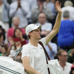 Sinner, afectado por una amigdalitis, se da de baja del torneo de tenis olímpico