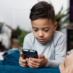 Pediatra advierte el uso de pantallas en niños genera frustración, déficit de atención y de descanso
