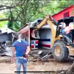 Gobierno inicia desalojo casetas en Playa Sosúa como parte del plan de saneamiento