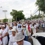 Cientos de feligreses marchan por la familia y una mejor nación