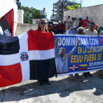 Dominicanos se reúnen en la Plaza Bolívar en contra de Edmundo González en RD