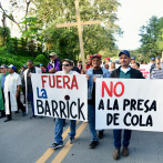 Religiosos y políticos apoyan a comunitarios en marcha contra presa de la Barrick Gold