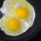 Escasez de huevos en EE.UU. no se debe a las medidas de Trump, sino a la gripe aviar