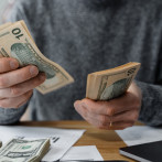 Cómo un dólar más débil encarece la vida