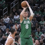 Los Celtics rompen el récord de 3 en la temporada y vencen Suns