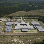 EE.UU. busca convertir las deportaciones en un negocio eficiente 