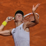 Swiatek evita otra sorpresa con remontada ante la adolescente Eala en el Abierto de Madrid