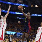 Butler vuelve y encabeza el triunfo de Warriors ante Rockets para tomar ventaja de 3-1 en serie NBA