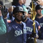 Julio Rodríguez pega grand slam, Castillo y los Marineros vencen a los Medias Blancas