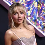 “Please Please Please”... Sabrina Carpenter en sensualísimas fotos que le generan ataques