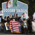 Gobierno de Trump demanda a Los Ángeles por no cooperar en redadas migratorias