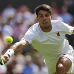 Carlos Alcaraz alcanza la tercera ronda del torneo de Wimbledon al vencer en sets corridos a Tarvet