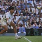 El campeón defensor Carlos Alcaraz amplía su racha y avanza a la cuarta ronda de Wimbledon