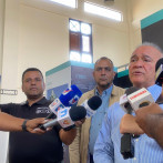 Autoridades se reúnen con residentes en Ciudad Juan Bosch; trabajan para solucionar problemas