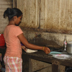 En América Latina, niñas asumen más carga doméstica que los varones