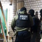Agentes enmascarados en los pasillos: el miedo se apodera de la comunidad migrante en EEUU