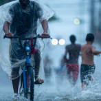 Persisten los aguaceros; mantienen alerta contra inundaciones para 12 provincias