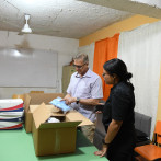 Escuelas se quejan por entrega de utilería incompleta y tallas grandes