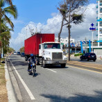 Camiones siguen transitando por carril izquierdo en la Capital, pese a medida del Intrant