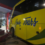 Caribe Tours dice jeepeta que no respetó semáforo provocó que conductor colisionara contra estación