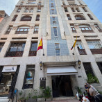 En Cartagena de Indias: Un edificio se eleva modernista entre estilos coloniales