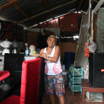 Vecinos sacan ajuares a lugares seguros por temor a tormenta Melissa