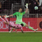 Messi anota 2 goles y el Inter Miami vence 3-1 a Nashville en inicio de playoffs