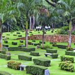 Familias conmemoran el día de los difuntos