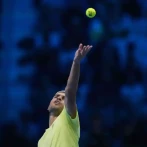 Carlos Alcaraz se impone a Alex de Miñaur en el comienzo de las Finales ATP