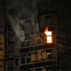 Aumentan a 75 los muertos por el incendio de un complejo de rascacielos en Hong Kong