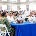 Miembros de Fuerzas Armadas podrán utilizar transporte público gratis, anuncia Abinader en almuerzo