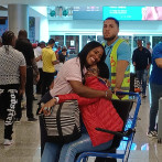 ¡Volvió Juanita! La alegría de la Navidad aterriza en el aeropuerto con los dominicanos ausentes