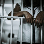 Disponen traslado de menores detenidas en cuartel de Santiago