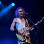 Muere Robe Iniesta, líder del grupo español de rock Extremoduro