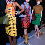 Colores que dominan la moda 2026 y cómo llevarlos en climas tropicales