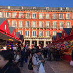 Mercados, luces y belenes, así se vive la Navidad en los barrios de Madrid