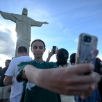 Turistas viajan a Rio de Janeiro para conocer la ciudad que está de 