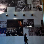 Artistas cancelan sus funciones en el Kennedy Center tras ser rebautizado como Trump-Kennedy Center