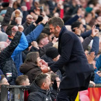 Man United sorprende al Man City en el primer partido de Michael Carrick al mando