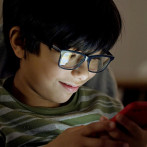 Uso de pantallas en niños genera frustración, déficit de atención y de descanso, advierte pediatra