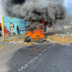 Protesta estudiantil desata enfrentamiento con agentes policiales en San Francisco de Macorís