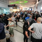 Entre 20 y 40 inmigrantes al día son detenidos en los aeropuertos de EE.UU., según NBC