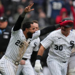 Peters pega hit y deja tendidos a los Azulejos