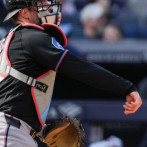 Marlins preocupados porque su receptor Liam Hicks aún no ha sacado a ningún corredor