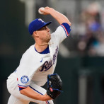 MacKenzie Gore permite 1 hit en 5 innings y ayuda a Rangers a blanquear 3-0 a Marineros