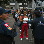 Los peruanos votan por nuevo presidente en medio de criminalidad y la convulsión política