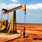 Tras dos meses de guerra, el barril de petróleo supera los 100 dólares en el mundo