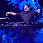 Padre Guilherme, el cura DJ, hace bailar a miles en Buenos Aires durante homenaje al papa Francisco